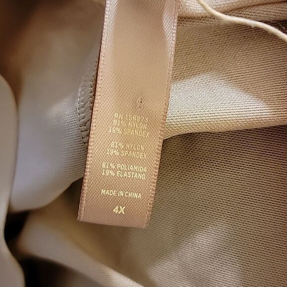 SKIMS Sheer Sculpt Low Back Short, Size 4x NWT - Picture 6 of 7